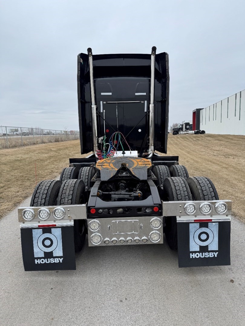 2017 MACK CXU613 - USED TRUCKS SLEEPER - image 5